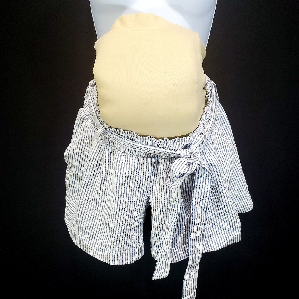 A:Glow Maternity Blue & White Striped Shorts Size M Maternity EUC Like New